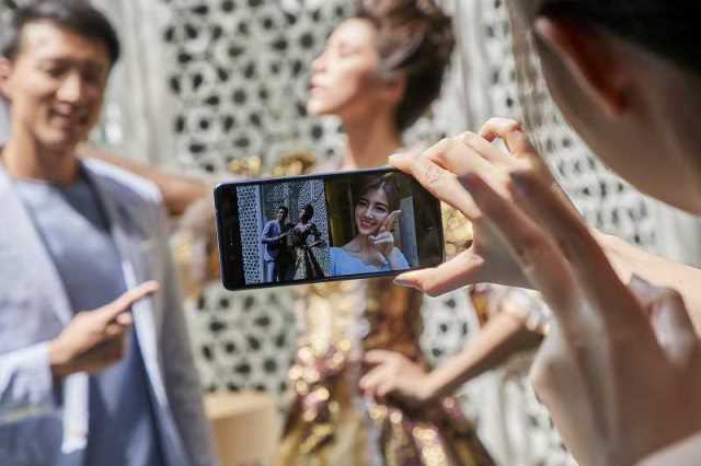 Nokia 8旗舰机上市,一键双拍、OZO音效成亮点